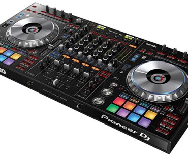 Serato Control: Pioneer DDJ-SZ2.