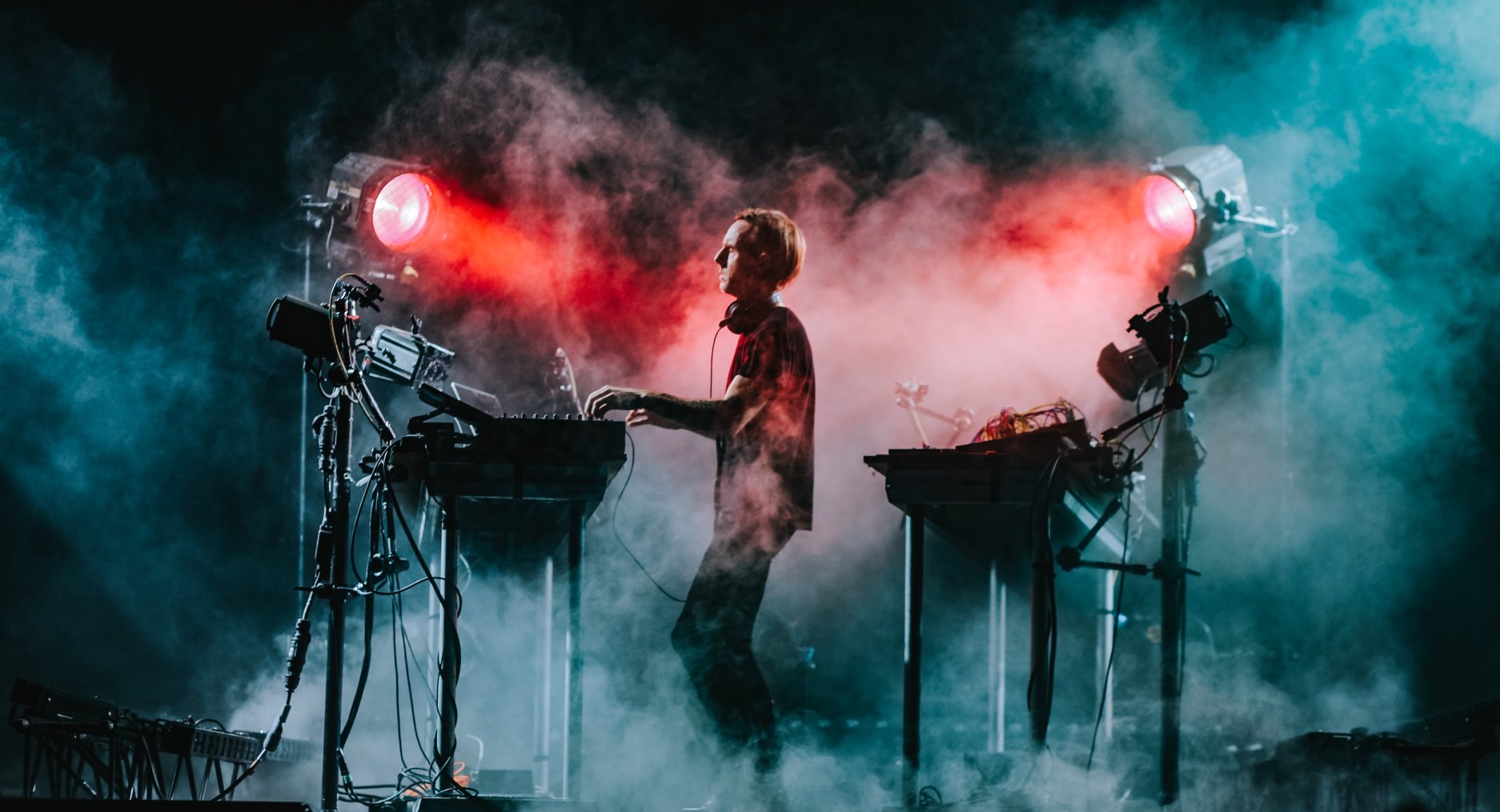 Крестик закрытия. Mr unfunny лицо. Microsoft theater. Show close. Бриджит ближе некуда.