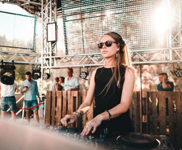 Nora En Pure