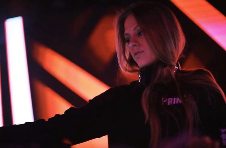 Nora En Pure Come Away