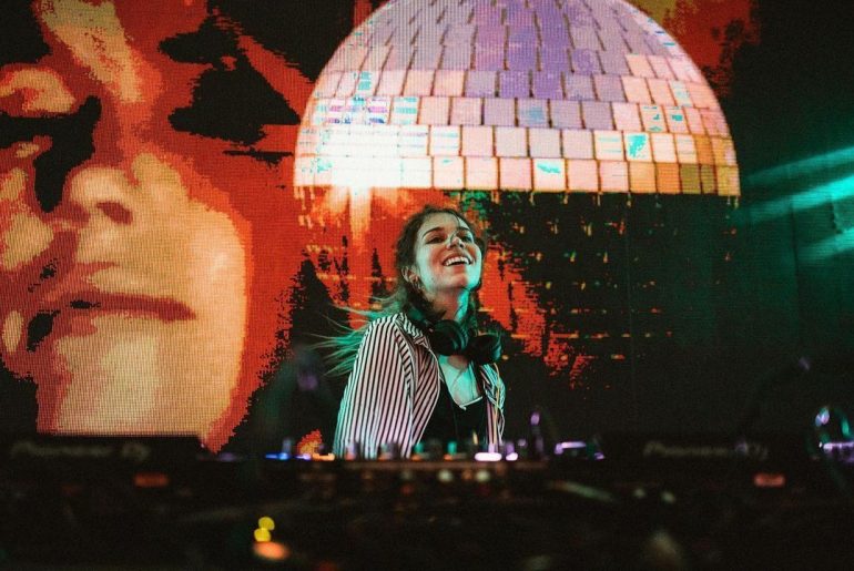 mija sharks! get lost